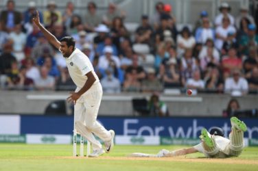 England finish at 285/1
