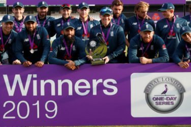 England trash Pakistan